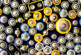 THẾ HỆ ‘SẠC PIN’