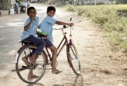 BẠN BÈ CHÂN THÀNH RẤT HIẾM; NẾU CÓ, HÃY GIỮ LẤY