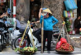 KHÔNG PHẢI AI LẮNG NGHE BẠN CŨNG ĐỀU ĐỨNG VỀ PHÍA BẠN