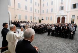 Đức Thánh Cha mời gọi các tu sĩ tham gia cuộc phiêu lưu “theo sát Chúa Kitô”