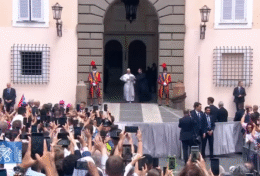 ĐTC LÊÔ: KHÁT VỌNG SỐNG ĐỜI ĐỜI CỦA CON NGƯỜI