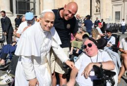 ĐTC Lêô XIV: Thánh Giá Chúa Giêsu là khám phá vĩ đại nhất của đời người