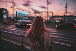 NHIỀU NGƯỜI BẠN SẼ RỜI XA KHI KHÓ KHĂN KÉO ĐẾN…