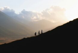 ĐỪNG ĐỂ NHỮNG SAI LẦM CẢN BƯỚC BẠN; HÃY HỌC TỪ ĐÓ VÀ TIẾN BƯỚC…