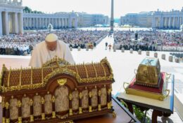 Đức Thánh Cha: Hai Thánh Louis và Zélie Martin cho thấy hôn nhân là con đường nên thánh