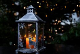 NGƯNG LÀM NGƯỜI CHIỀU LÒNG KẺ KHÁC