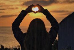 GIỮ GÌN TRÁI TIM BẠN