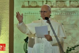 ĐTC LÊÔ NÓI VỀ NỀN TẢNG HÒA BÌNH, TÌNH BẠN VÀ TÌNH YÊU CHÂN THẬT VỚI GIỚI TRẺ