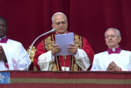 Phép lành Urbi et Orbi: Con Thiên Chúa lại không được đón tiếp