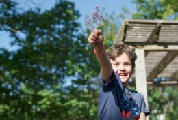 CHẤP NHẬN CĂN TÍNH LÀ CON CÁI THIÊN CHÚA