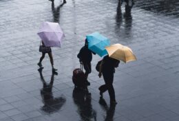 SỰ HIỆN DIỆN KHÔNG PHẢI LÚC NÀO CŨNG LÀ SỰ ỦNG HỘ…