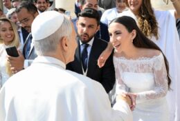 ĐTC Lêô: Gia đình là nền tảng xã hội và là “Giáo hội tại gia”