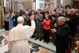 Đức Thánh Cha: Trong bối cảnh thế giới chia rẽ, cần chứng tá về hiệp nhất, đối thoại và hòa bình