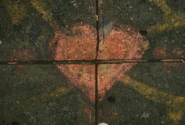 SỐNG TRỌN VẸN QUA NHỮNG THƯƠNG TÍCH