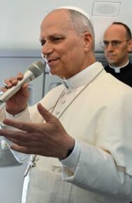 ĐTC Lêô: Tôi đến Phi Châu để khích lệ tín hữu Công giáo, không để tranh luận với ông Trump