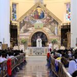 Đức Thánh Cha thăm Assisi: Thế giới đang tìm kiếm những vị thánh giữa các con